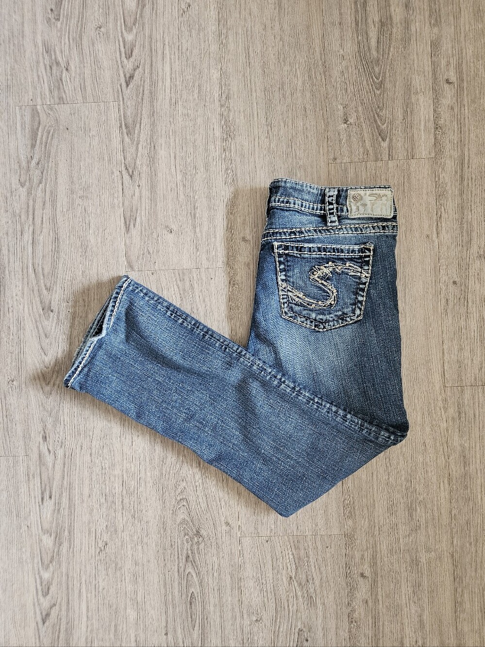 Silver Jeans Co. Women's 33/33 Blue Denim Jeans - Embellished Back Pockets